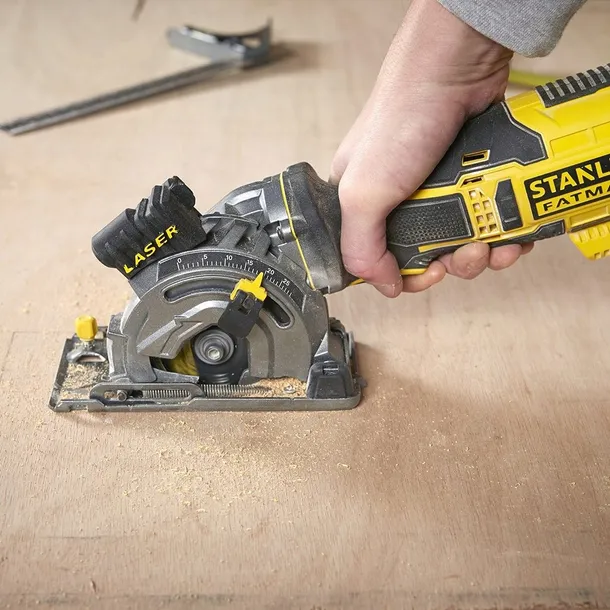stanley-pilarka-multi-650w-89mm-kufer-zasilanie-sieciowe