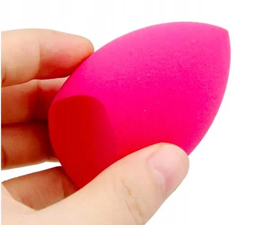 blending-sponge-gabeczka-do-makijazu-typ-blender
