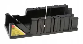skrzynka-uciosowa-1-5-wielokatowa-do-ciecia-pod-katem-225-45-90-plastik