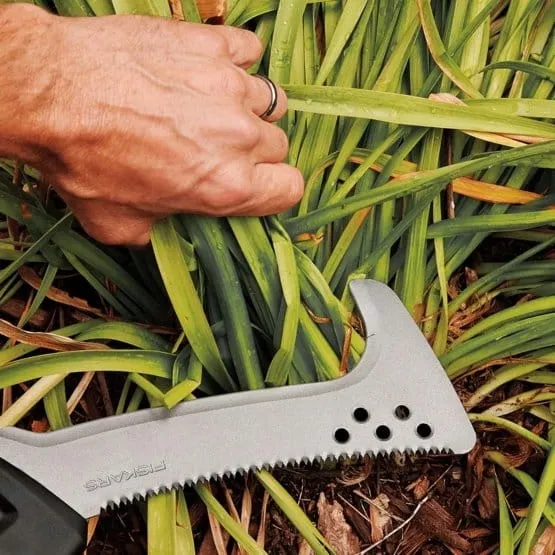 tasak-z-pila-solid-stan-nowy-marka-fiskars