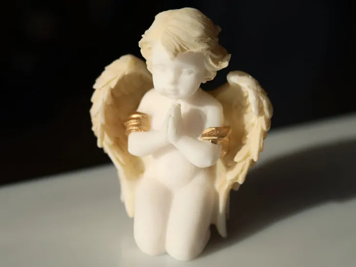 aniolek-modlacy-sie-alabaster-grecki-stan-nowy