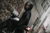 hjc-kask-integralny-f70-semi-flat-stone-szary-s-cechy-wizjera-wzmocniona-odpornosc-na-zarysowania-zintegrowana-blenda-przeciwsloneczna