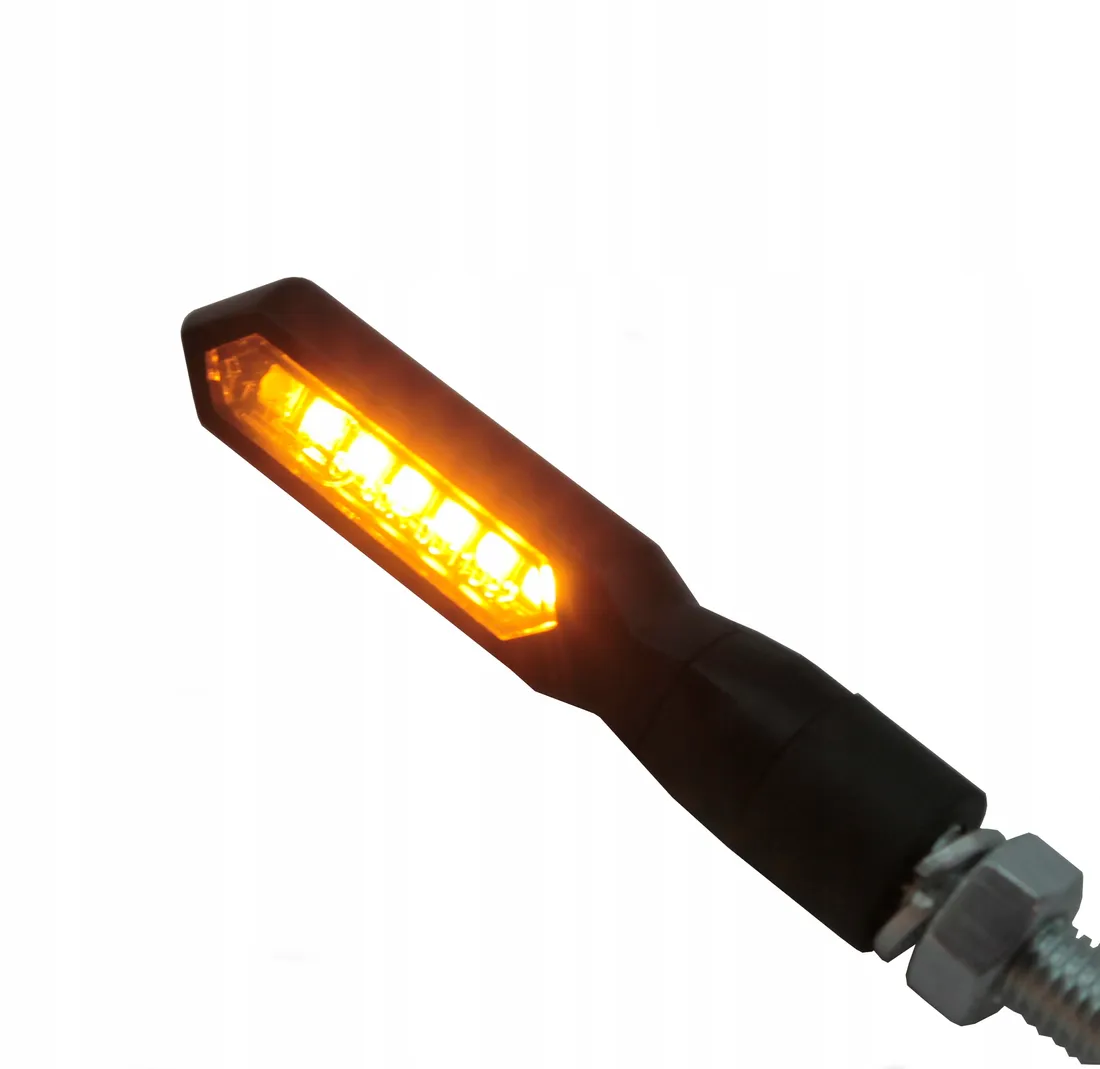 dynamiczne-kierunkowskazy-led-plywajace