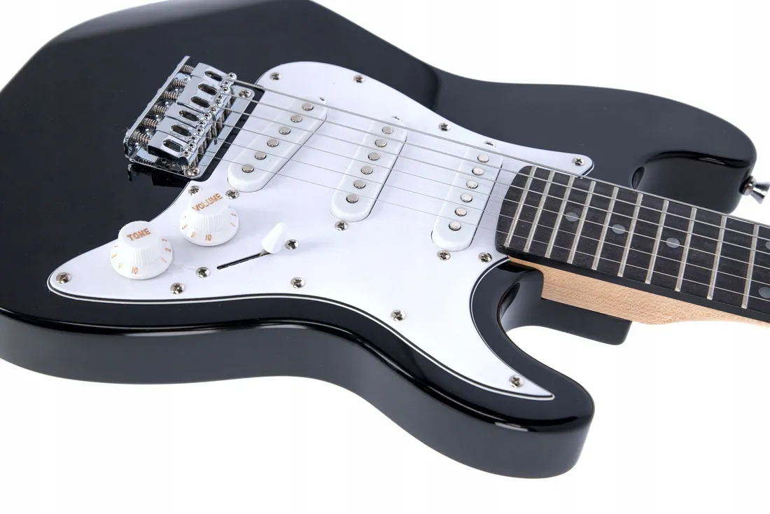 gitara-elektryczna-3-4-dla-nastolatka-harley-benton-st-junior-bk-czarna