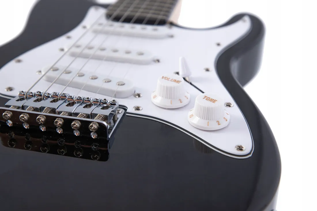 gitara-elektryczna-3-4-dla-nastolatka-harley-benton-st-junior-bk-czarna-stan-nowy