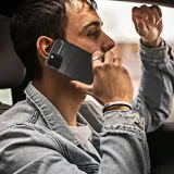 futeral-carbon-do-xiaomi-redmi-9c-funkcje-pochlanianie-wstrzasow