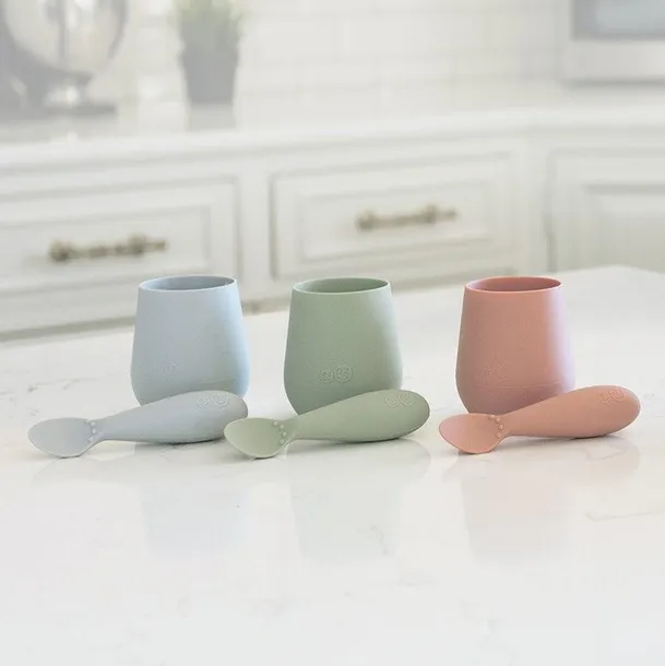 ezpz-silikonowy-kubeczek-tiny-cup-szary