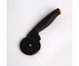 fiskars-noz-do-pizzy-ff-marka-fiskars