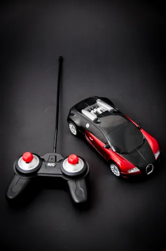 samochod-rc-bugatti-veyron-licencja-1-24-czerwony-stan-nowy-bohater-brak