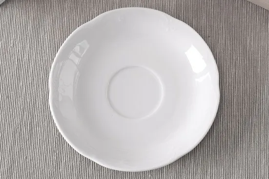 kamelia-spodek-15cm