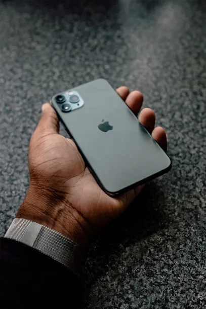 apple-iphone-11-pro-64gb-ladowarka-kabel-lightning-rozdzielczosc-nagrywanych-filmow-4k