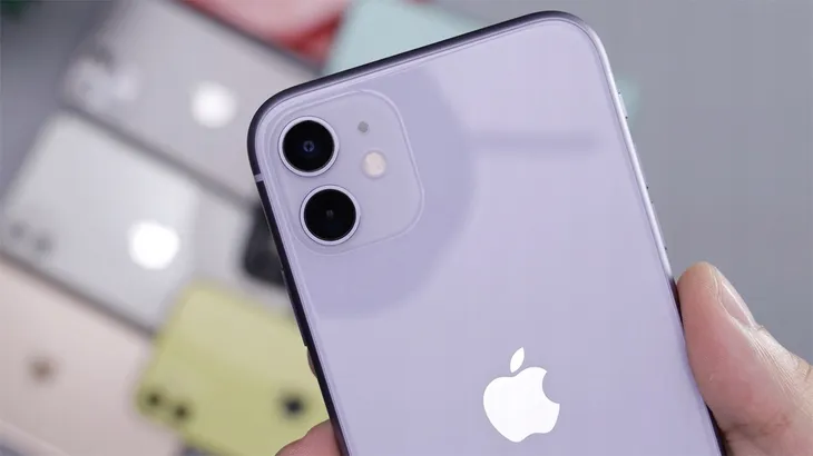 apple-iphone-11-128gb-ladowarka-kabel-lightning-funkcje-ladowanie-indukcyjne-rozpoznawanie-twarzy
