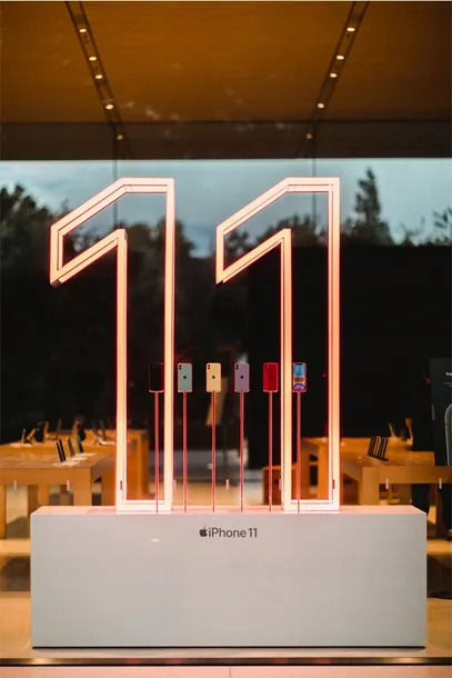apple-iphone-11-128gb-ladowarka-kabel-lightning-typ-akumulatora-litowo-jonowy