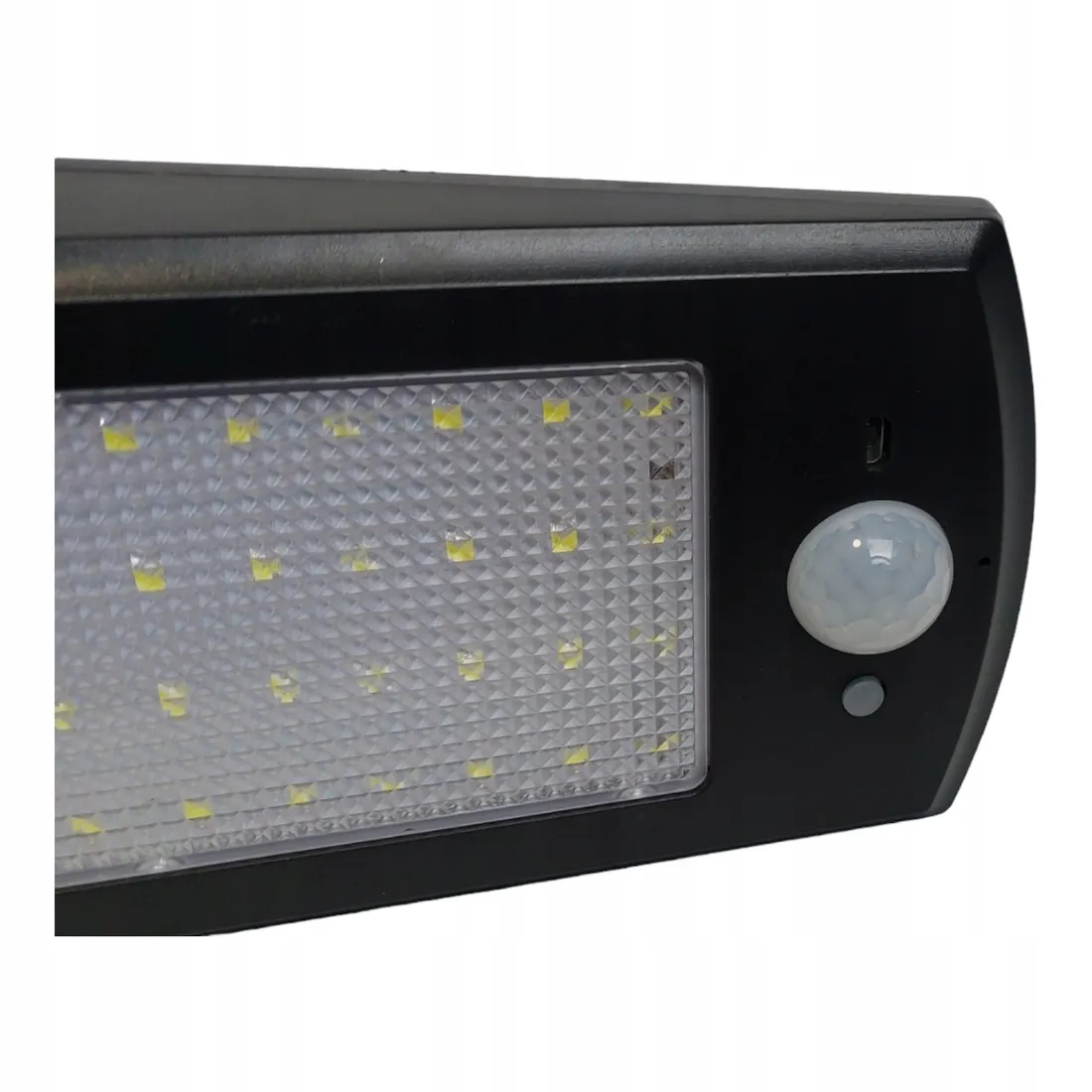 lampa-solarnauliczna-latarnia-scienna-pilot-stan-nowy