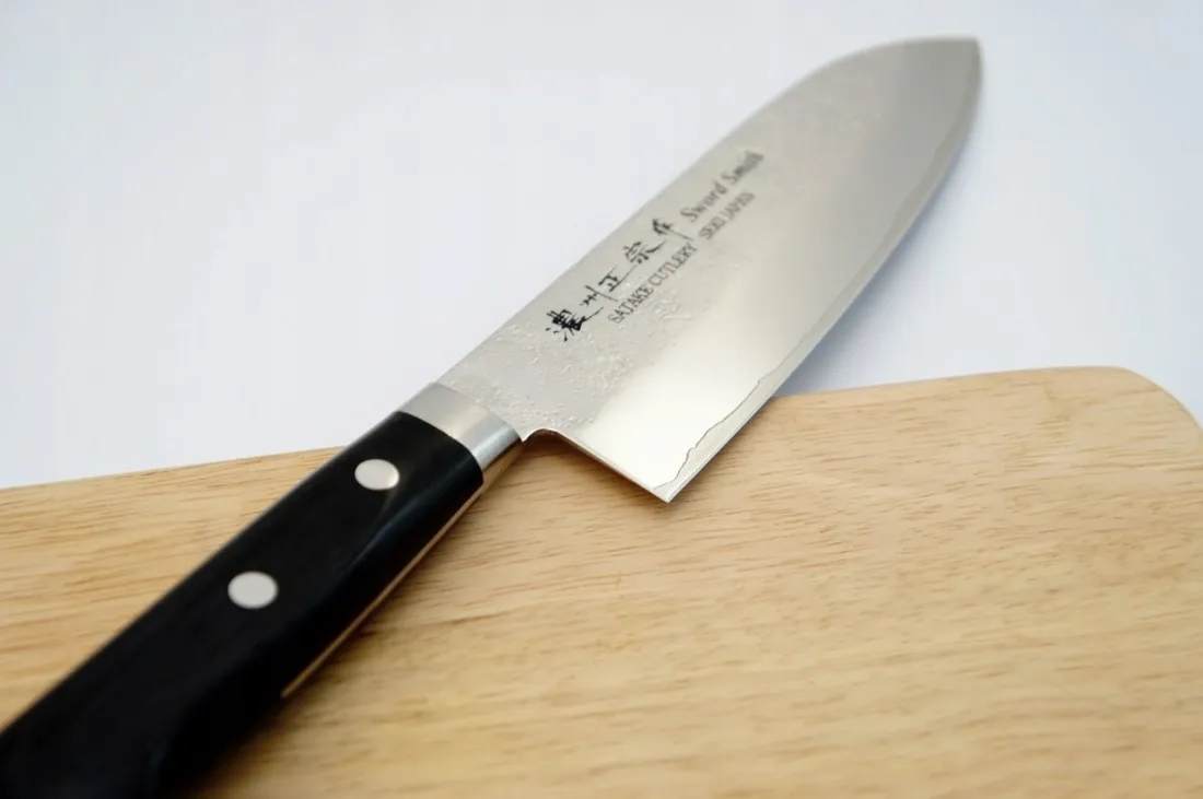 noz-santoku-17-cm-satake-unique