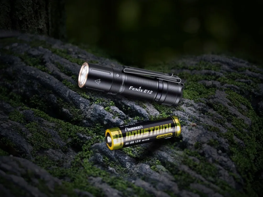 latarka-diodowa-fenix-e12-v2-0-stan-nowy