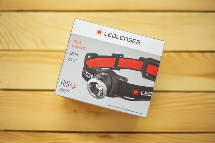 latarka-ledlenser-h8r-dlugosc-100-cm