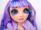 rainbow-high-lalka-violet-willow-569602-elementy-zestawu-grzebien-lalka-stojak-ubrania-wieszak