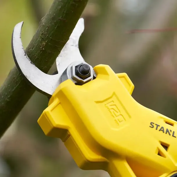 stanley-sekator-v20-do-32mm-sfmcpp32b-waga-narzedzia-1-3-kg