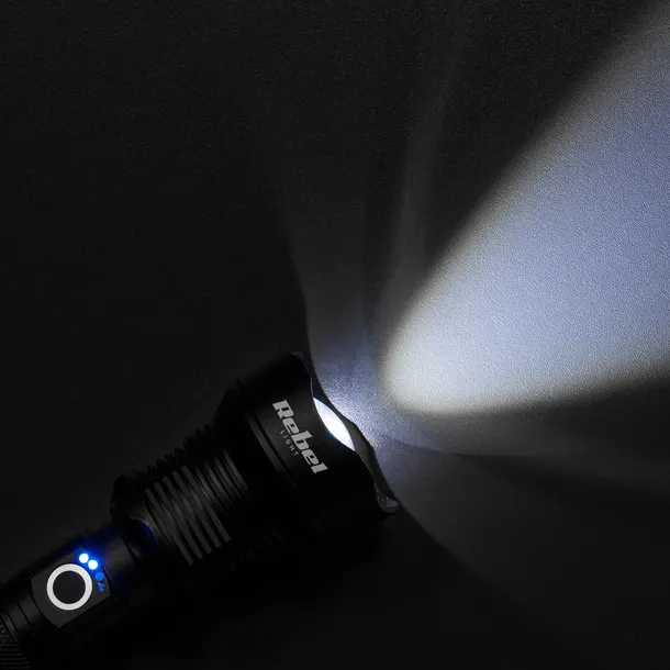 akumulatorowa-latarka-20w-stan-nowy