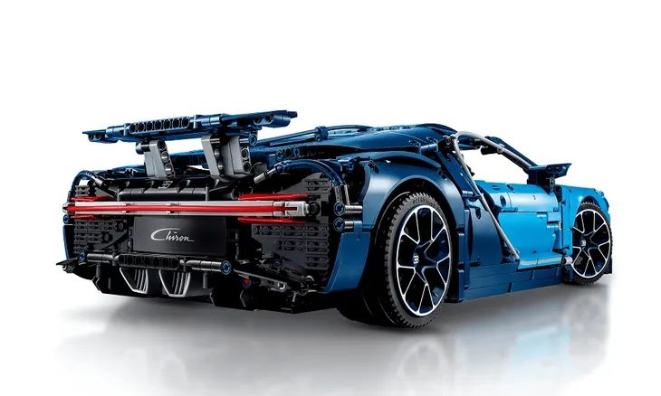 lego-technic-bugatti-chiron-42083-kultowe-auto-wiek-dziecka-16-lat