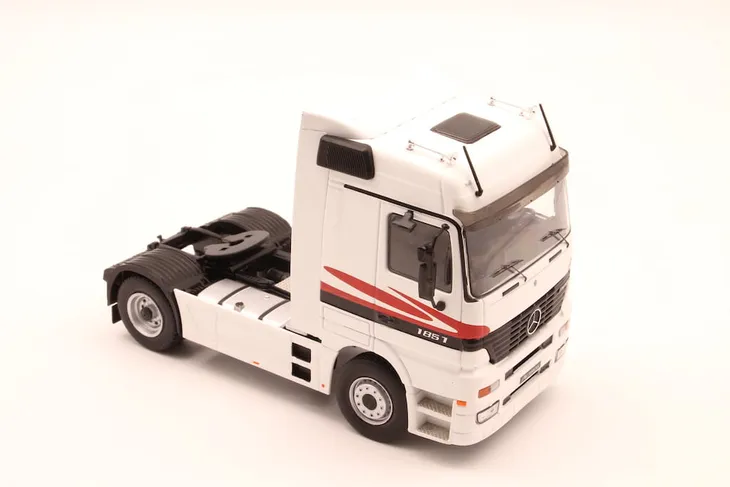 mercedes-actros-mp1-stan-nowy-stan-zlozenia-calosc-die-cast