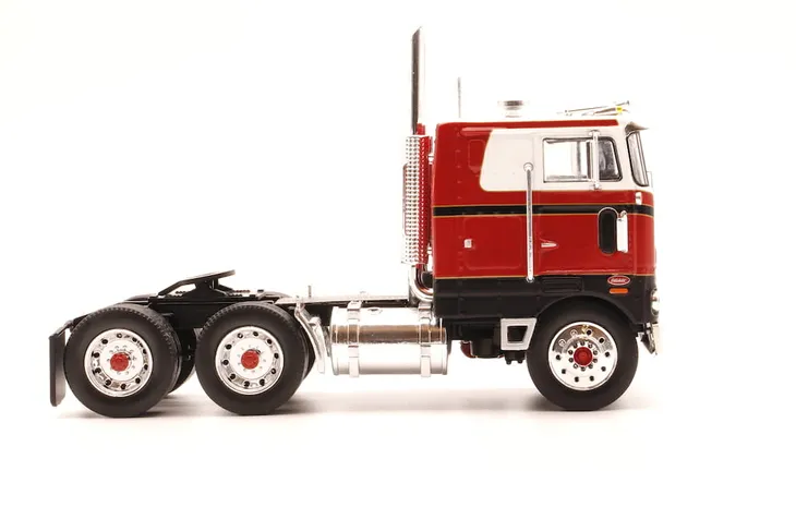 peterbilt-352-pacemaker-skala-1-43-ixo-waga-z-opakowaniem-0-5-kg