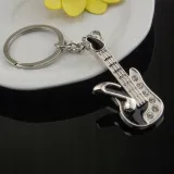 breloczek-breloczki-zawieszki-do-kluczy-gitara-na-prezent-dla-gitarzysty-marka-silkey