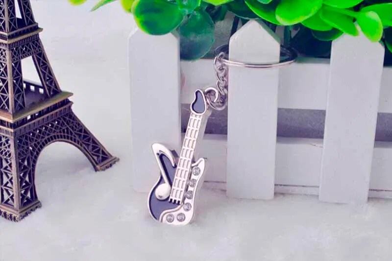 breloczek-breloczki-zawieszki-do-kluczy-gitara-na-prezent-dla-gitarzysty-stan-nowy