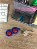 brelok-silikonowy-do-kluczy-telefonu-breloczek-przywieszka-gadzet-pop-it-material-inne