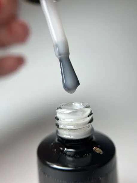 yoshi-milky-top-hybrydowy-10ml-kolor-dominujacy-bezowy