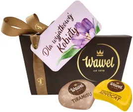 prezent-dzien-kobiet-zestaw-prezentowy-box-slodycze-czekoladki-wawel-900g