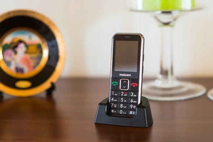 telefon-komorkowy-maxcom-mm730-opcje-sim-single-sim