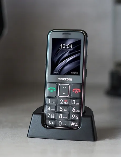telefon-komorkowy-maxcom-mm730-zlacza-usb-typ-c-mini-jack-35-audio