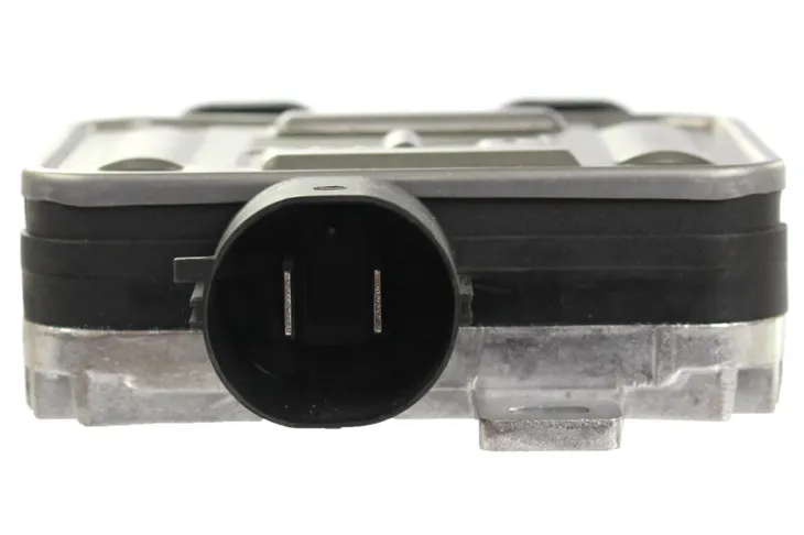 range-rover-evoque-11-modul-sterujacy-wentylatora-jakosc-czesci-zgodnie-z-gvo-p-zamiennik-o-jakosci-porownywalnej-do-oryginalu