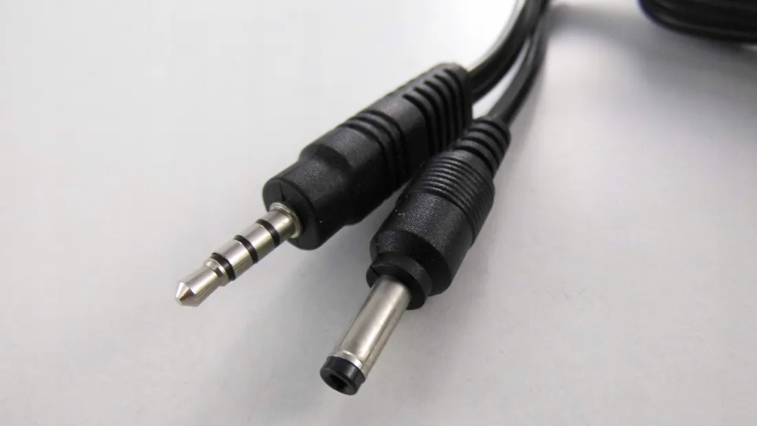 oryginalny-kabel-do-dvd-samochodowego-av-dc-jack