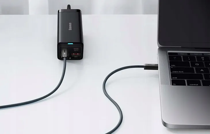 baseus-dynamic-kabel-usb-c-do-usb-c-1m-100w-szary-konstrukcja-oplot