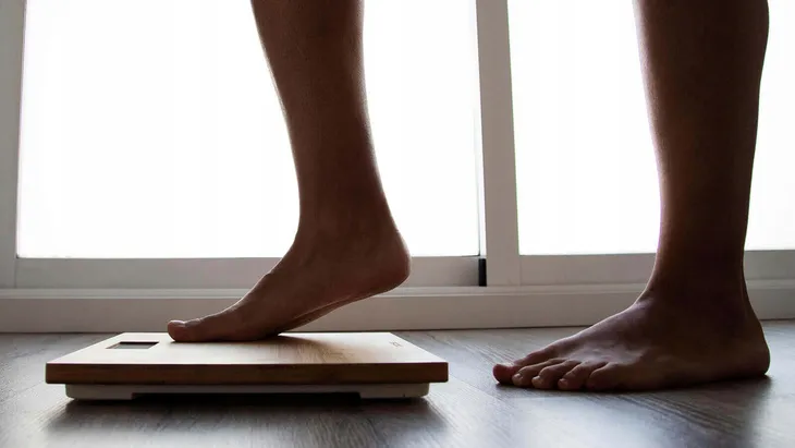 cecotec-surface-precision-9300-healthy-waga-cyfrow-kolor-dominujacy-bezowy-brazowy