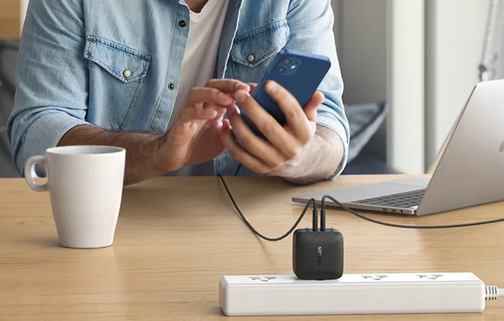 ladowarka-sieciowa-ugreen-cd216-2xusb-c-66w-pd-kolor-czarny