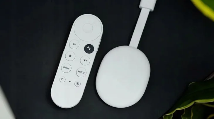 adapter-google-chromecast-4-0-bialy-z-google-tv-stan-nowy-pojemnosc-dysku-4-gb
