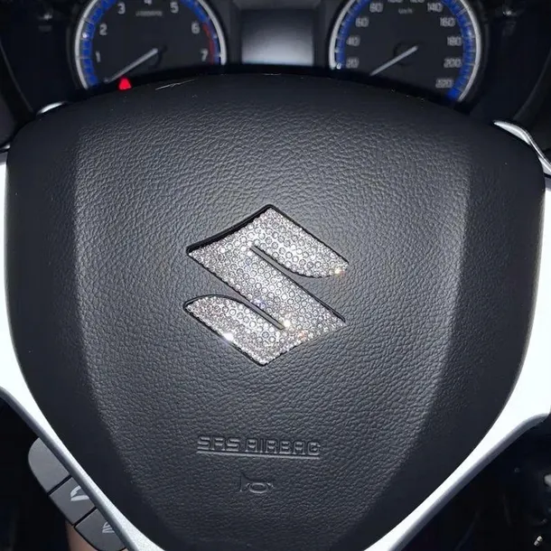 diamentowe-logo-samochodu-suzuki-stan-nowy
