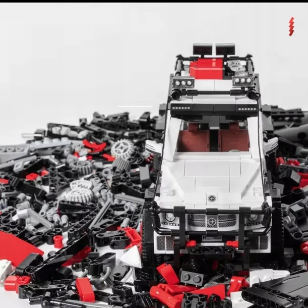 mercedes-g-class-z-klockow-technik-samochod-858-el-bohater-inny