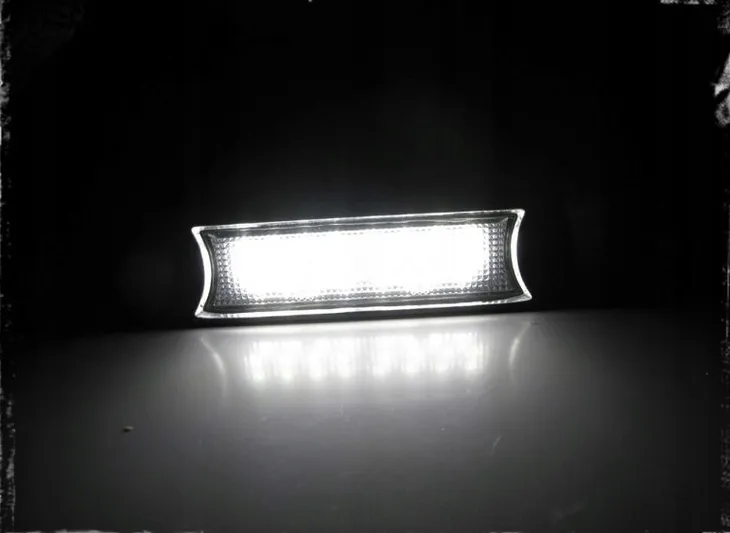 lampki-podsufitki-led-bmw-3-e90-e91-e92-e93-2004-jakosc-czesci-zgodnie-z-gvo-p-zamiennik-o-jakosci-porownywalnej-do-oryginalu