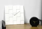zegar-scienny-kubi-white-by-exitodesign-typ-scienny