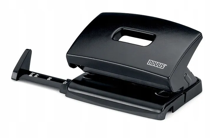 dziurkacz-c216-czarny-waga-z-opakowaniem-0-15-kg