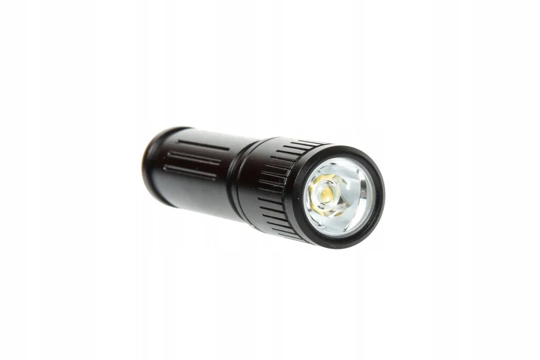 latarka-olight-i3e-eos-czarna