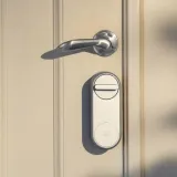 yale-linus-smart-lock-srebrny-stan-nowy