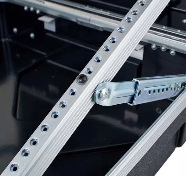 case-rack-abs-19-z-mechanizmem-katowym-marka-thomann-waga-produktu-7-08-kg