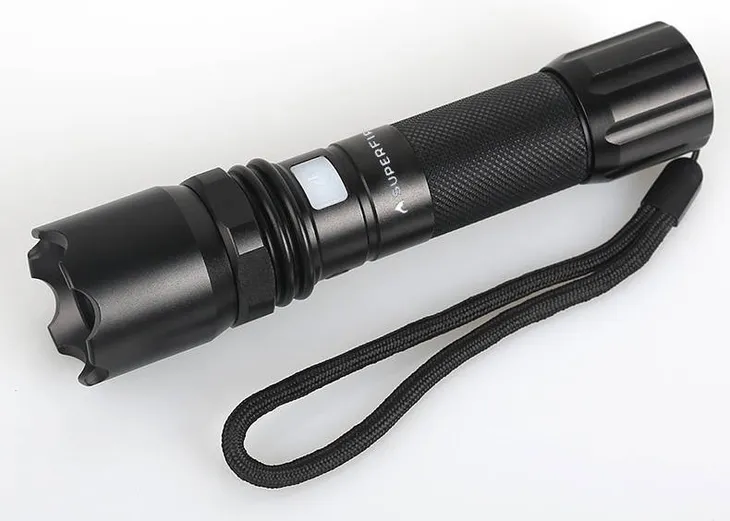 latarka-superfire-a10-550lm-usb-stan-nowy
