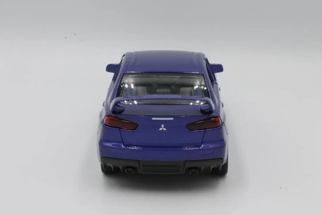 model-metalowy-welly-mitsubishi-lancer-evolution-x